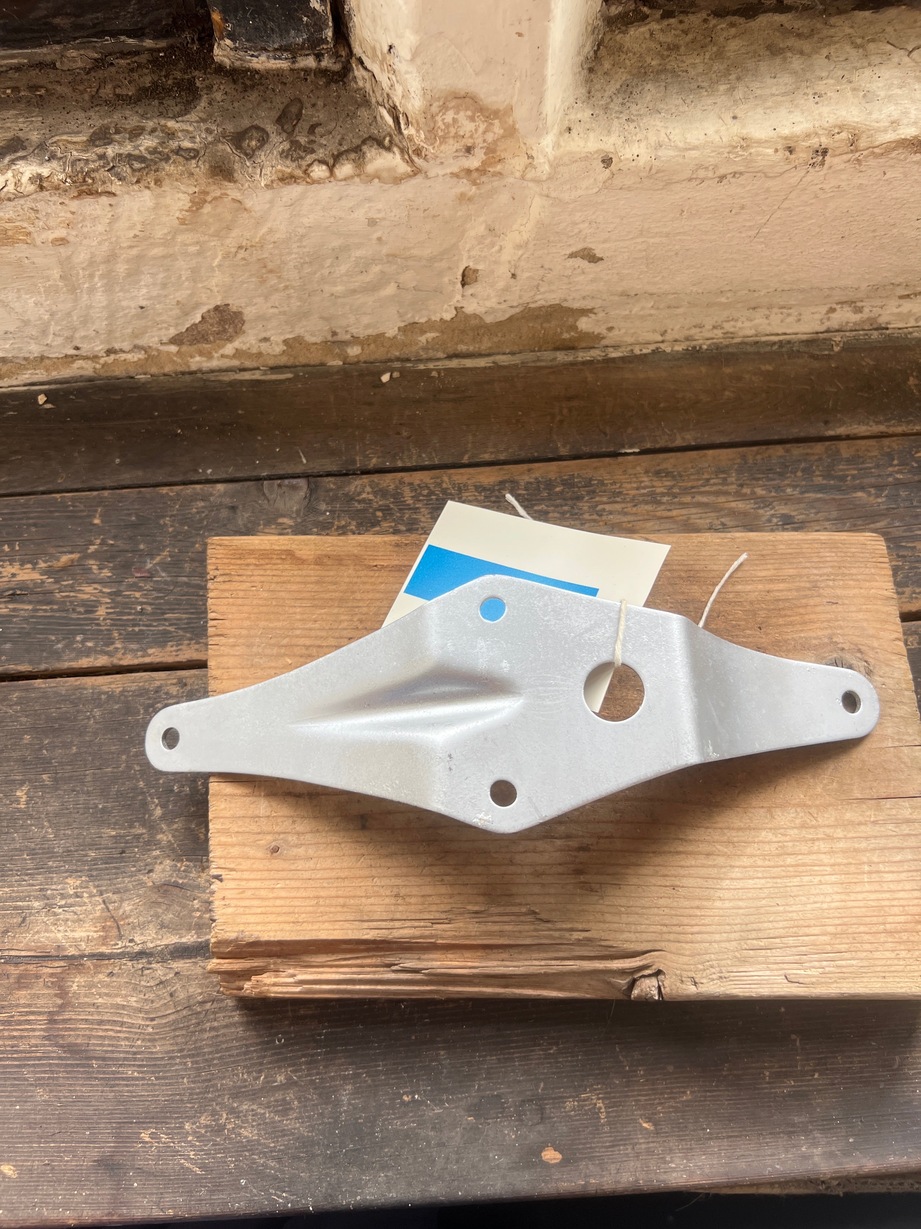 BSA 97-4075 B50T B50MX bracket for front mudguard NOS