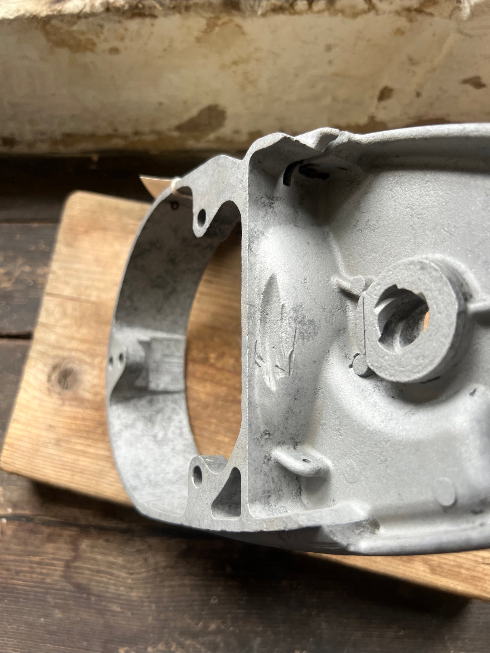 90-1547 BSA Bantam late type inner alternator type engine casing