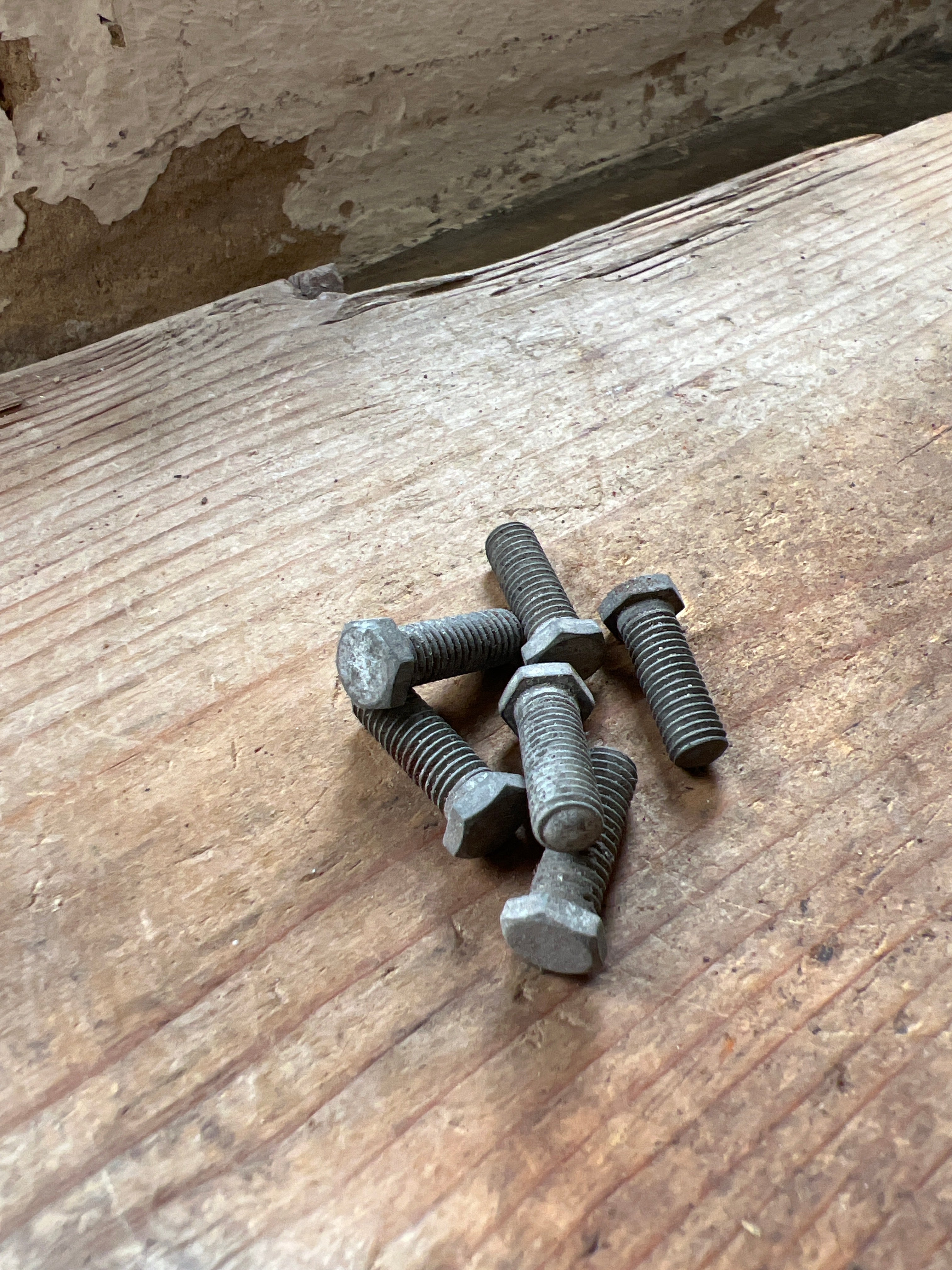 Triumph pre unit petrol tank knee grip plate bolts T361