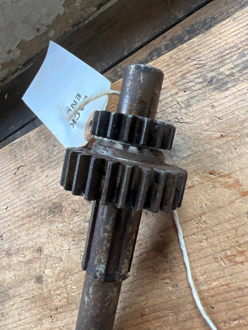 Triumph tiger Cub mainshaft & 2 gears T1588