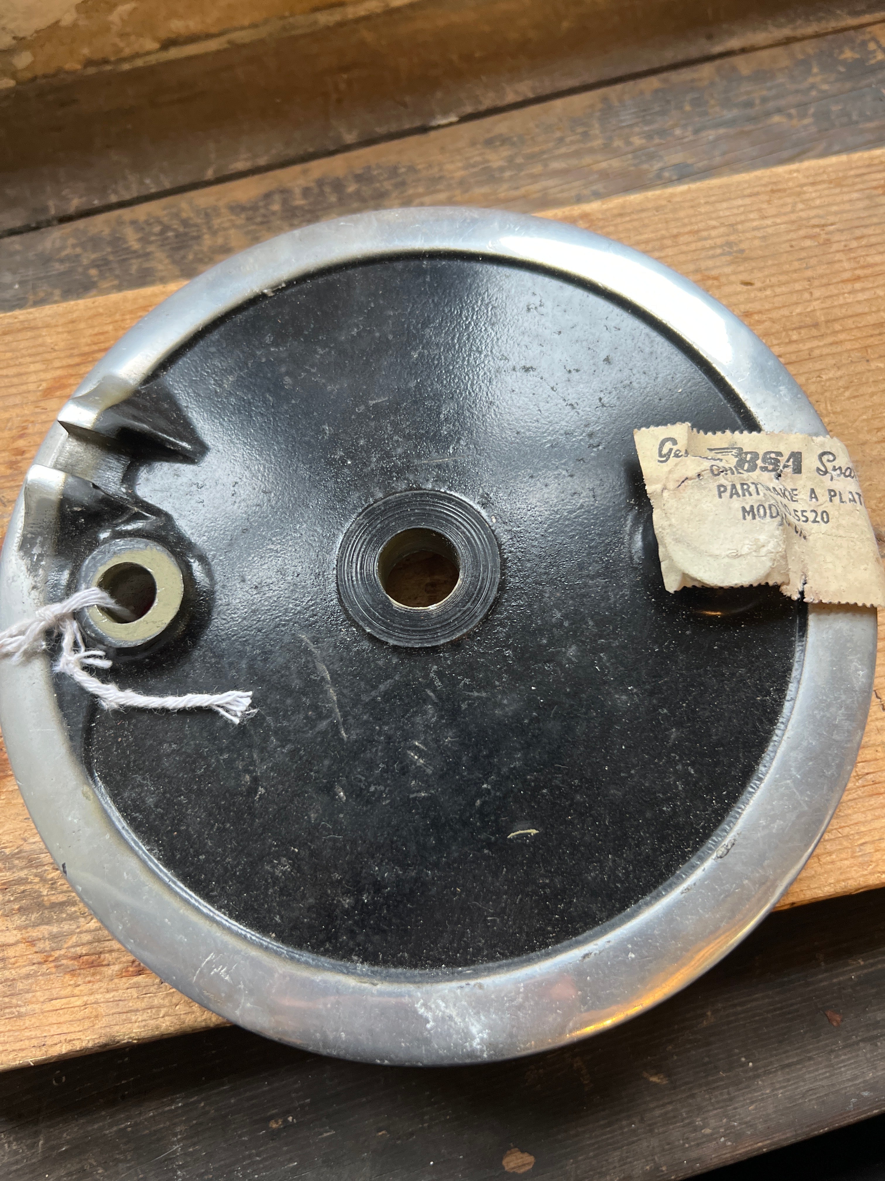 BSA C15 40-5520 front brake plate NOS
