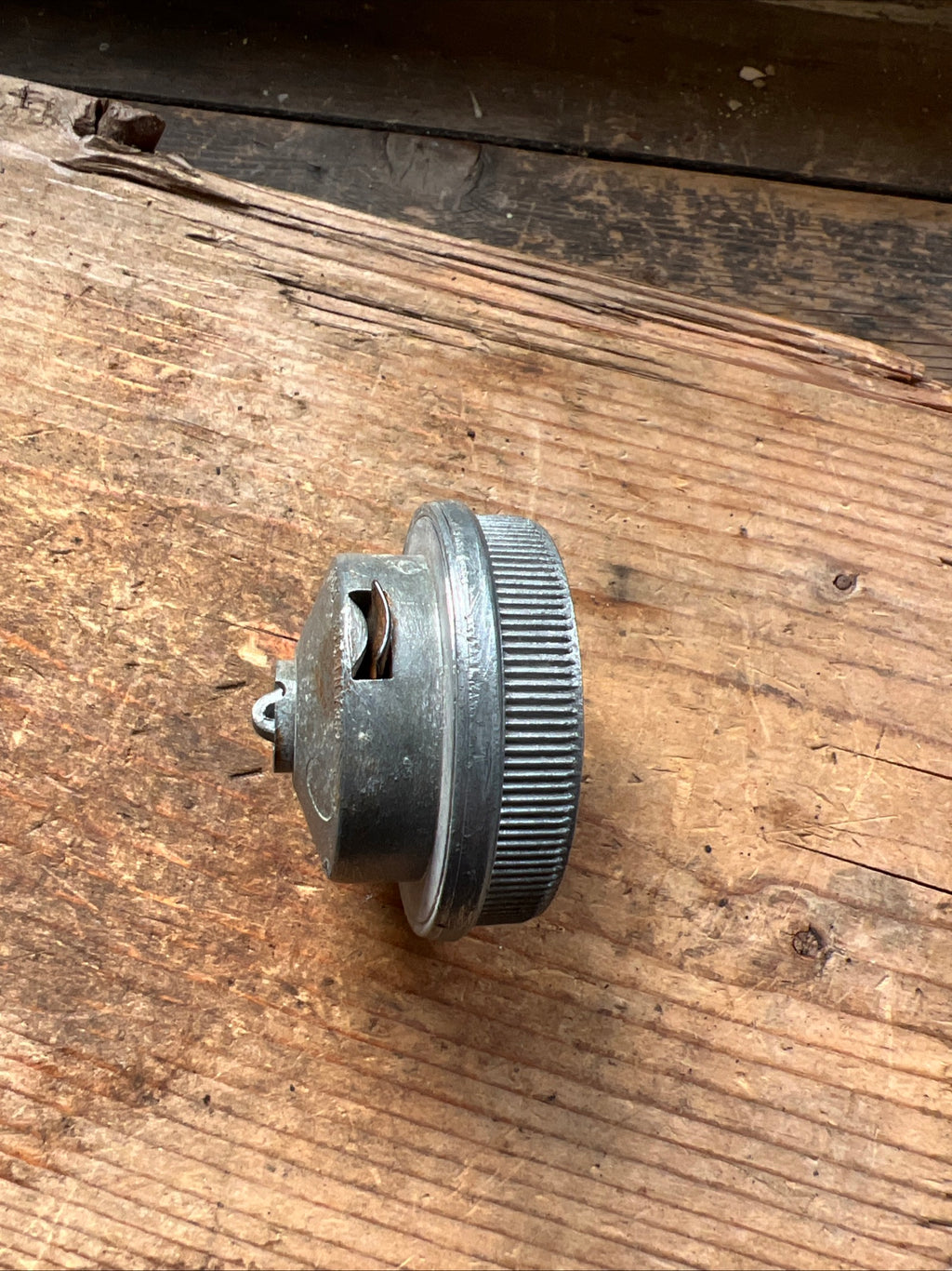 F4477 Triumph Early 1959/60 3TA 5TA T100A oil tank filler cap