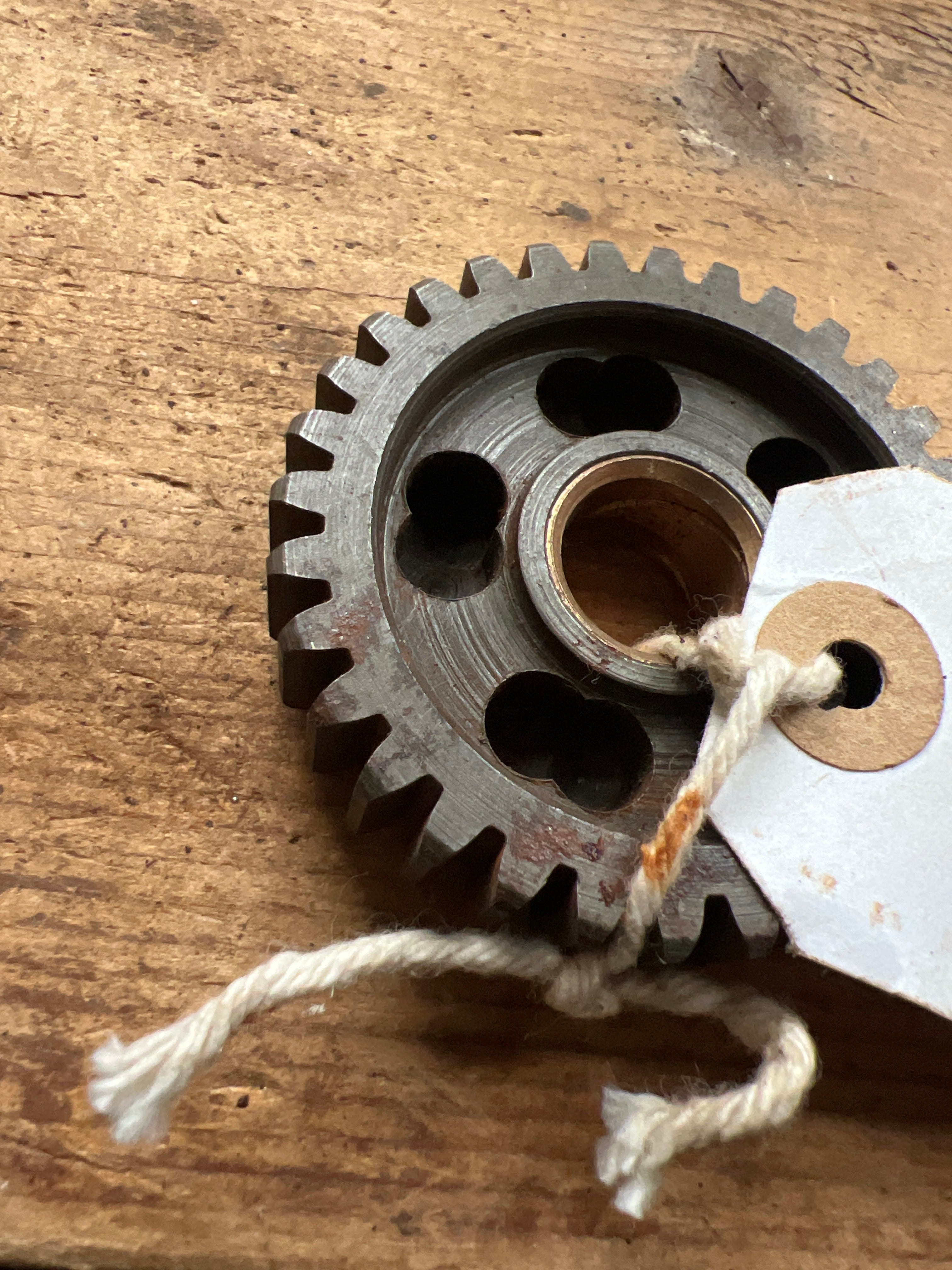 BSA late C15 std gearbox gear 40-3260