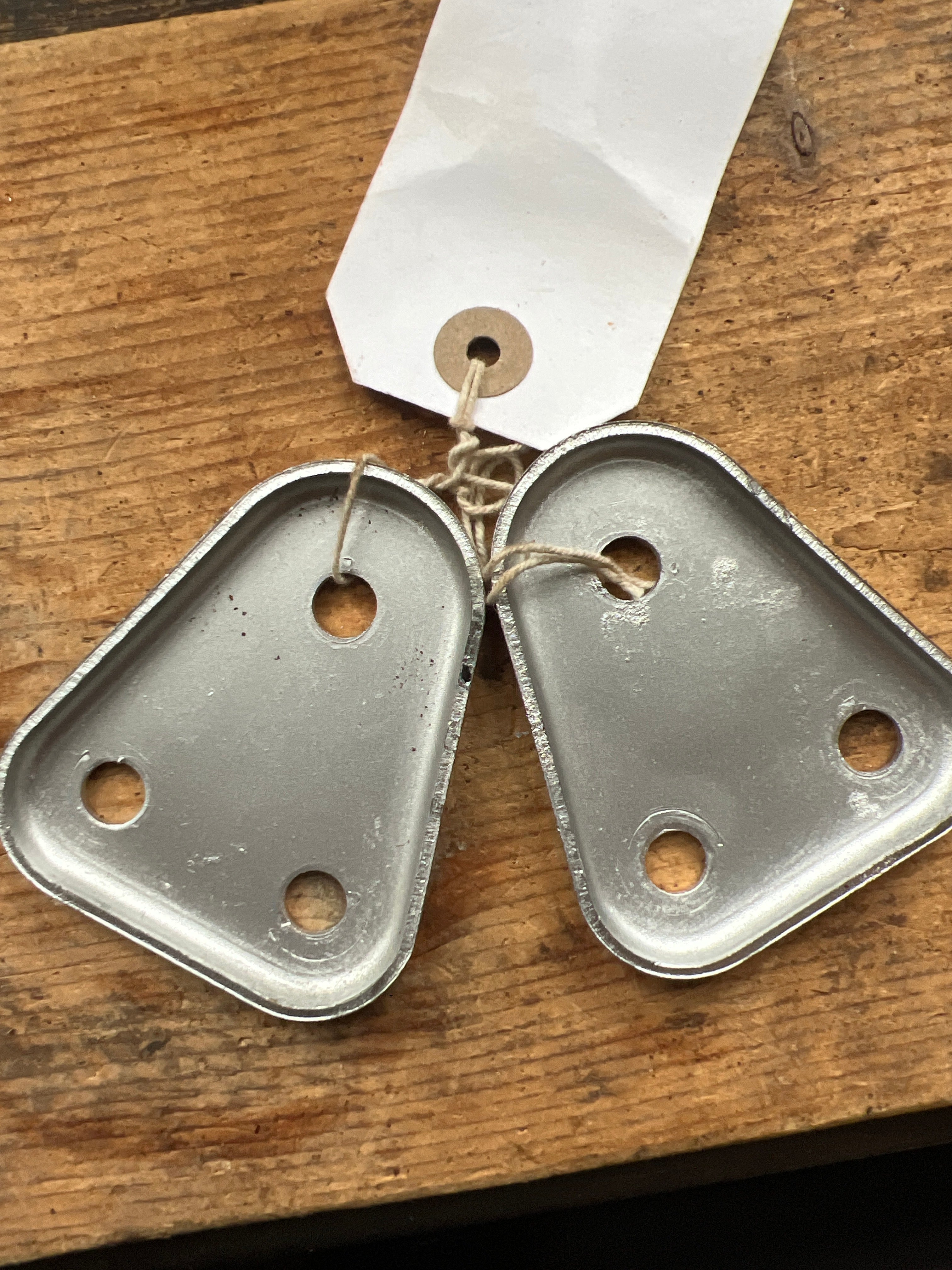 Norton Commando engine steady side plates 061128