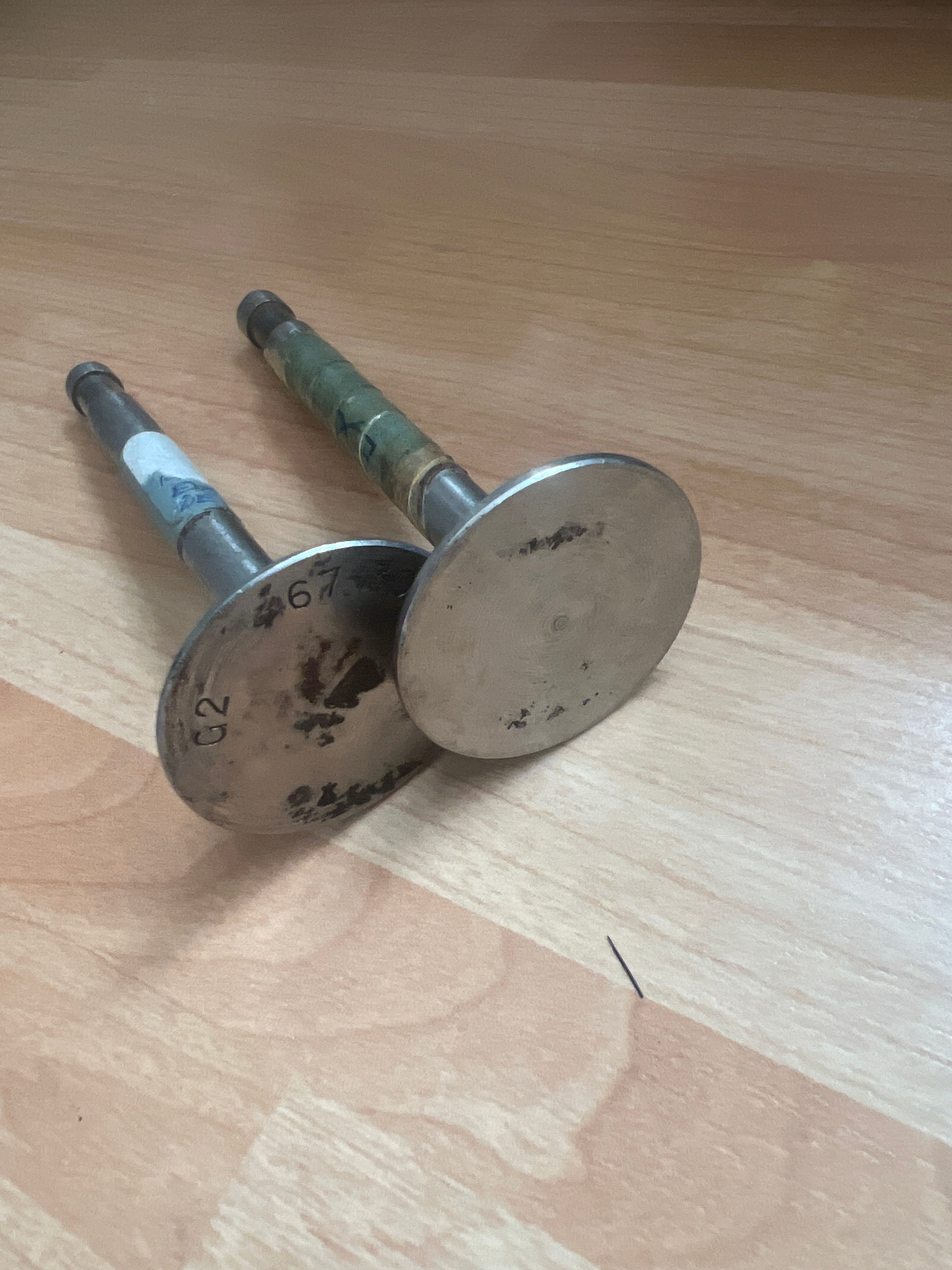 BSA ZA7 pair of rigid exhaust valves V118 67-30 NOS