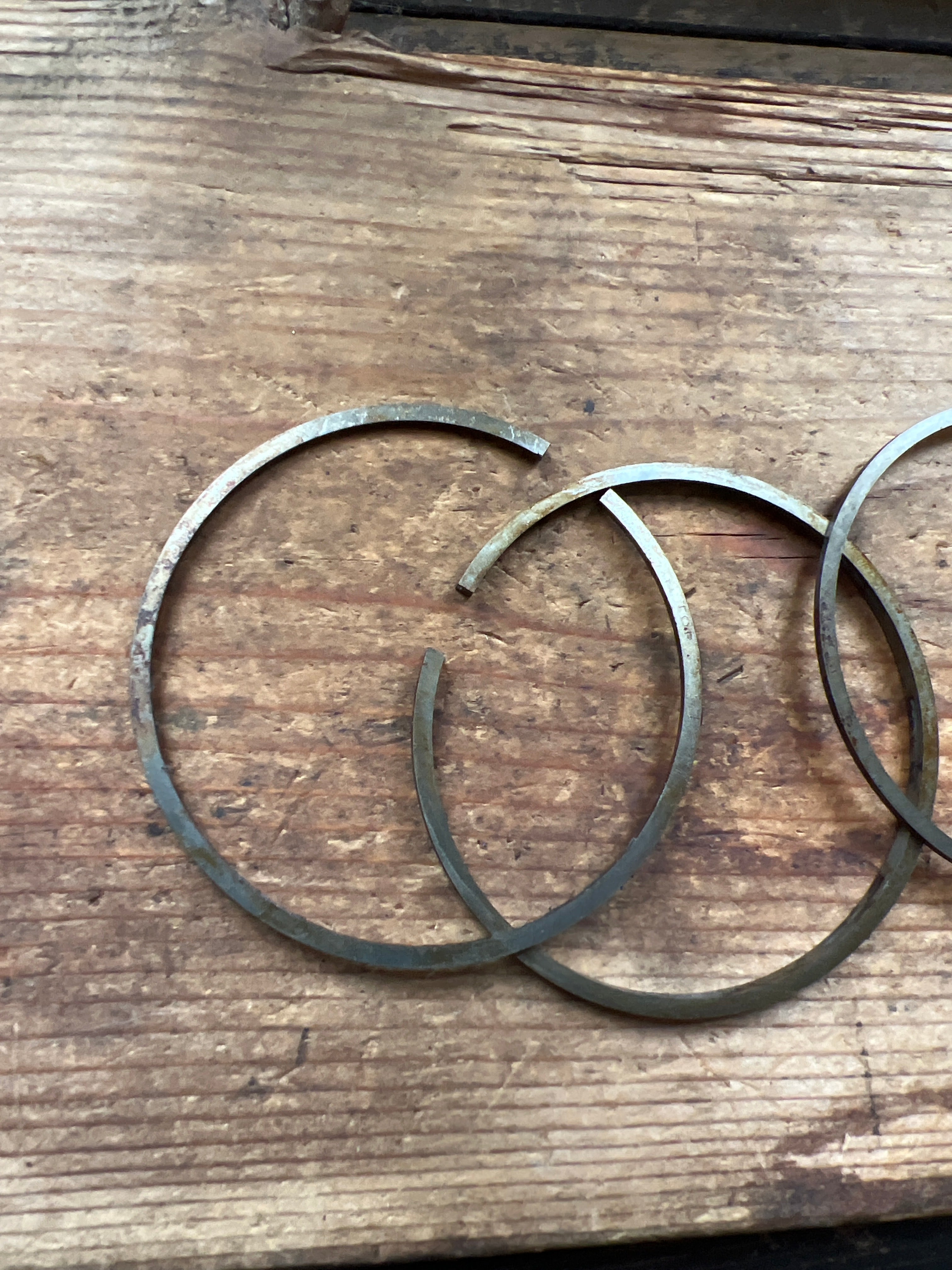 Norton 348cc model 50 and inter Piston ring set of 3 NOS