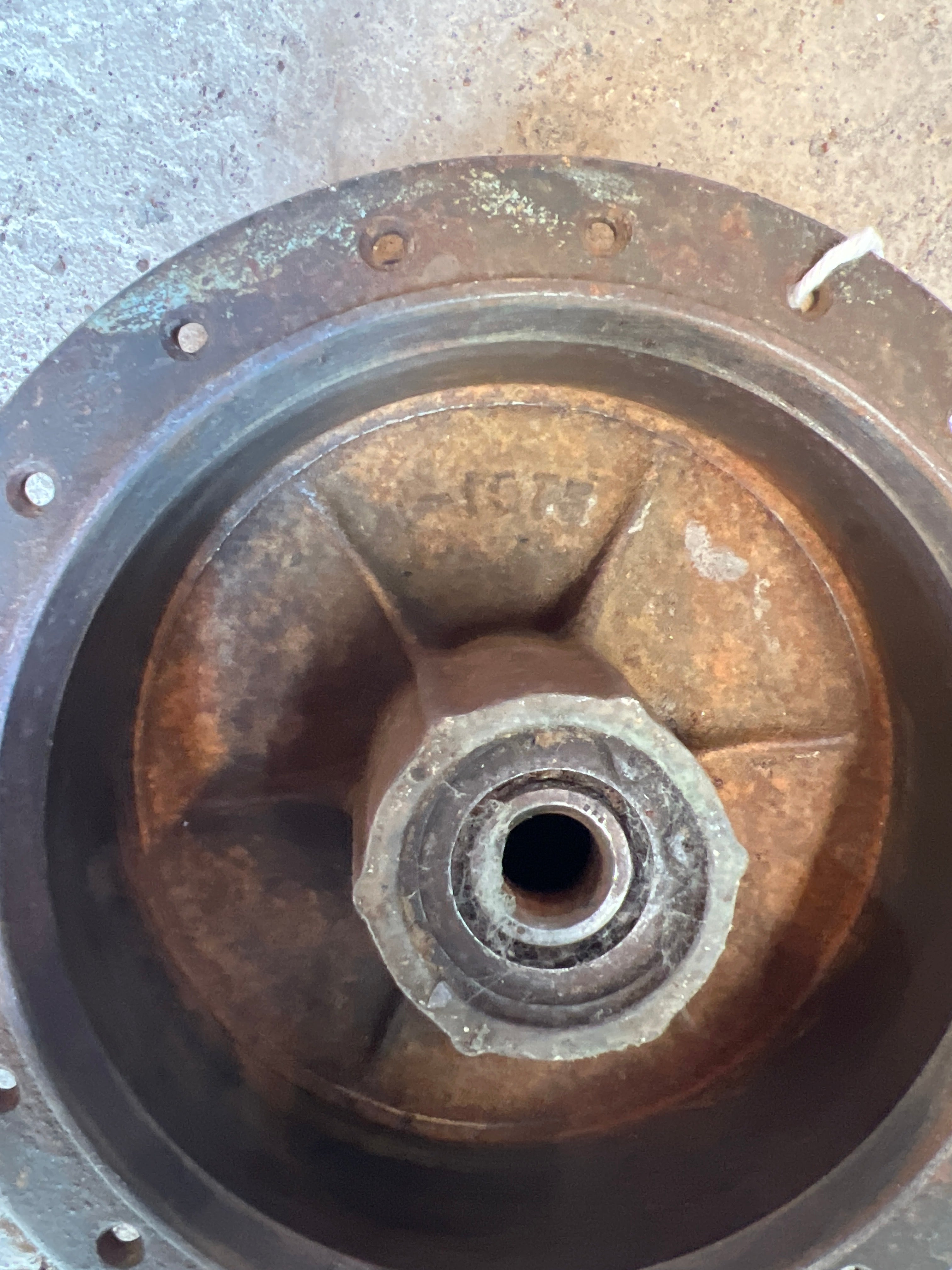 Ariel arrow & leader Iron front hub
