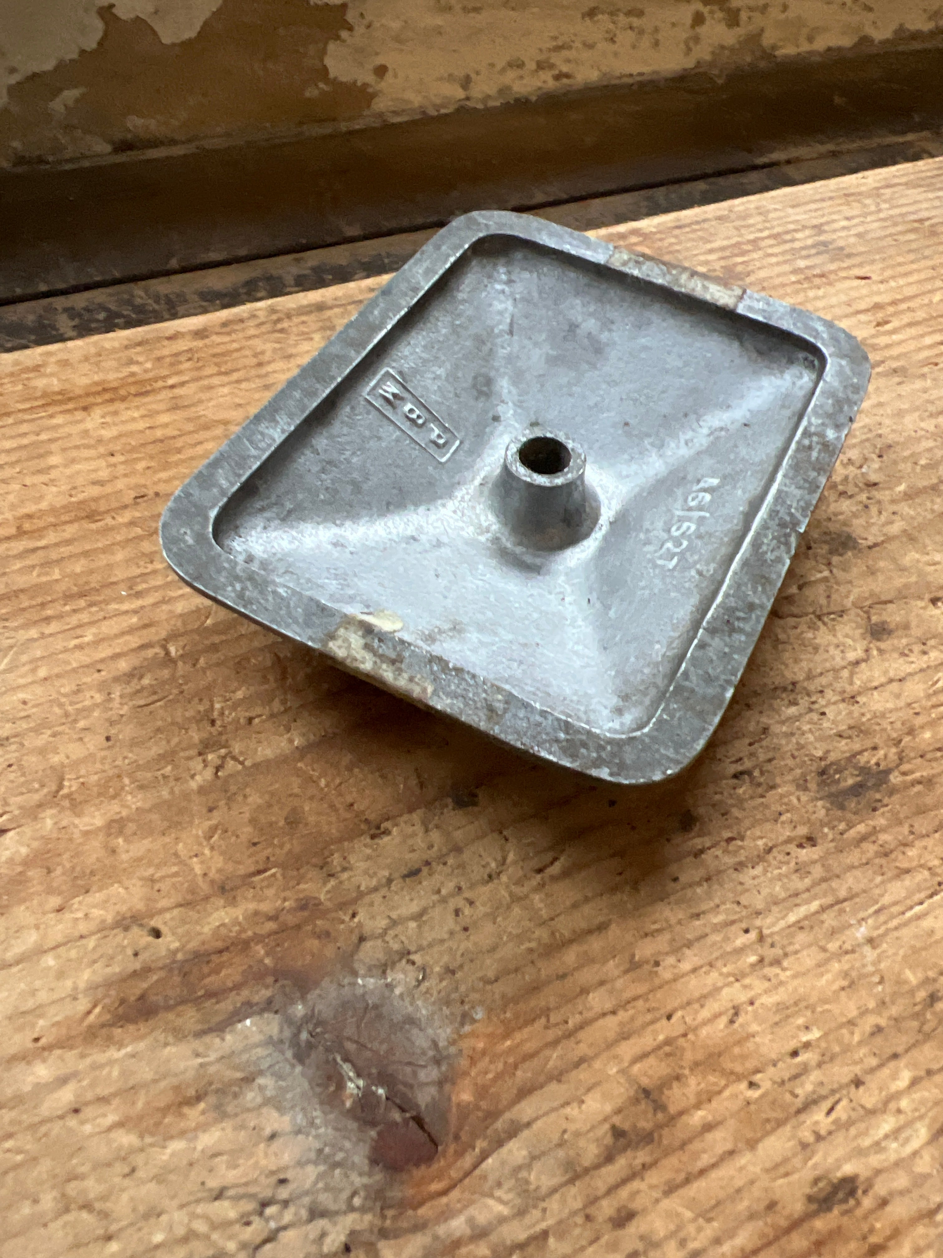 Royal Enfield tappet cover A6/627