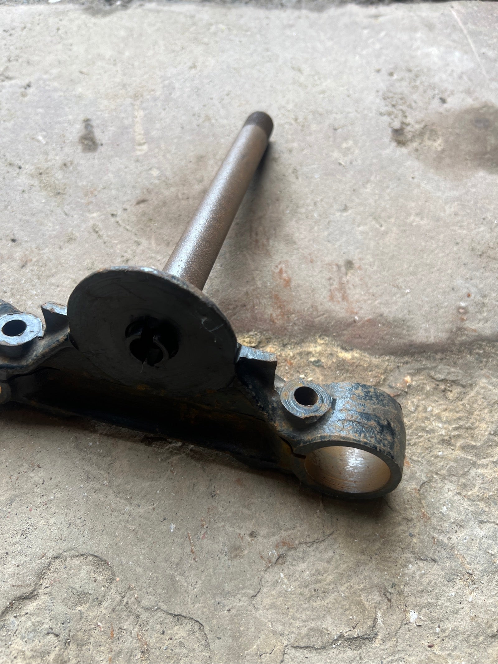 97-4038 Triumph BSA conical hub lower fork yoke 650/750