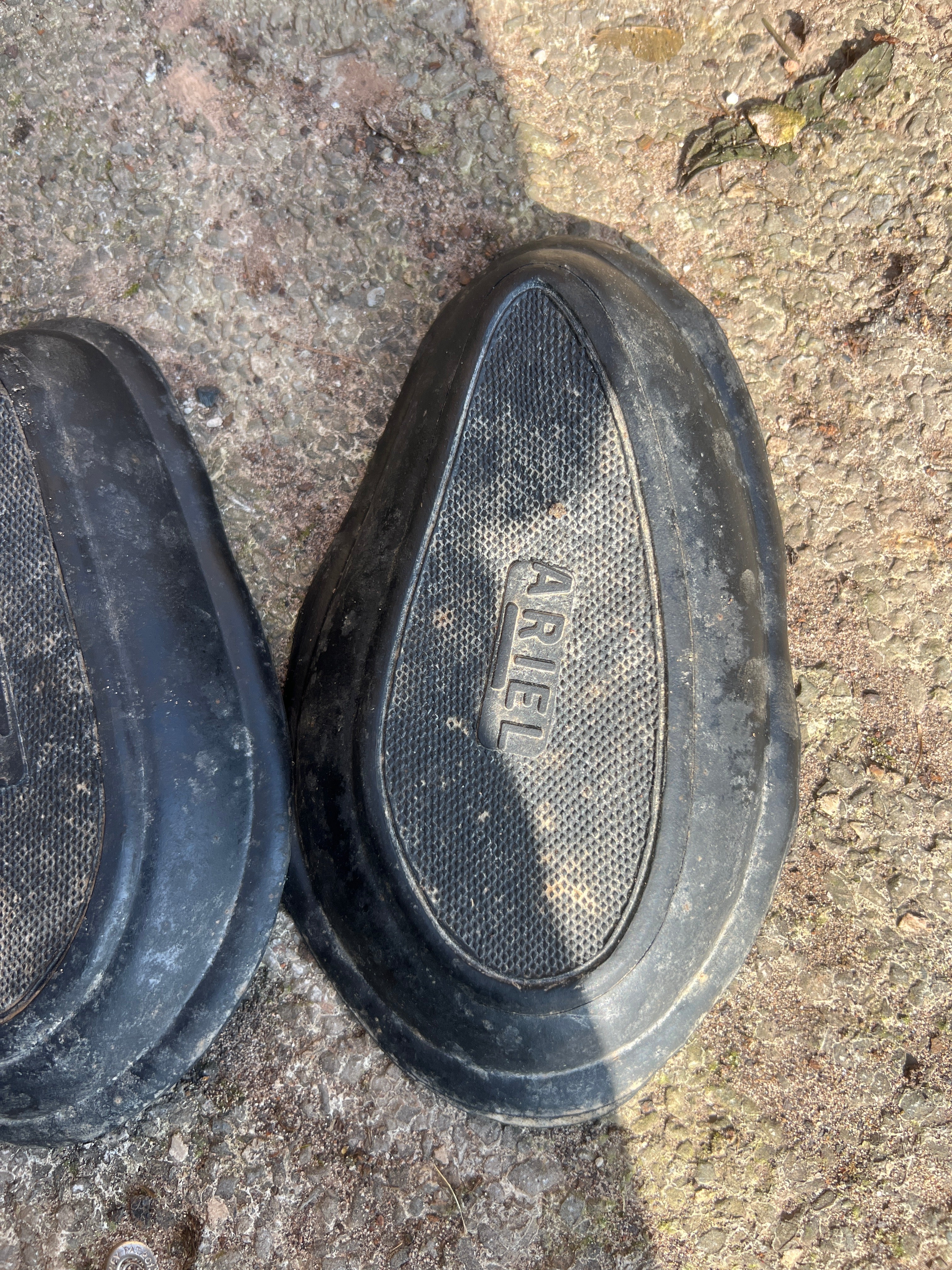 Ariel singles and twins petrol tank knee rubbers