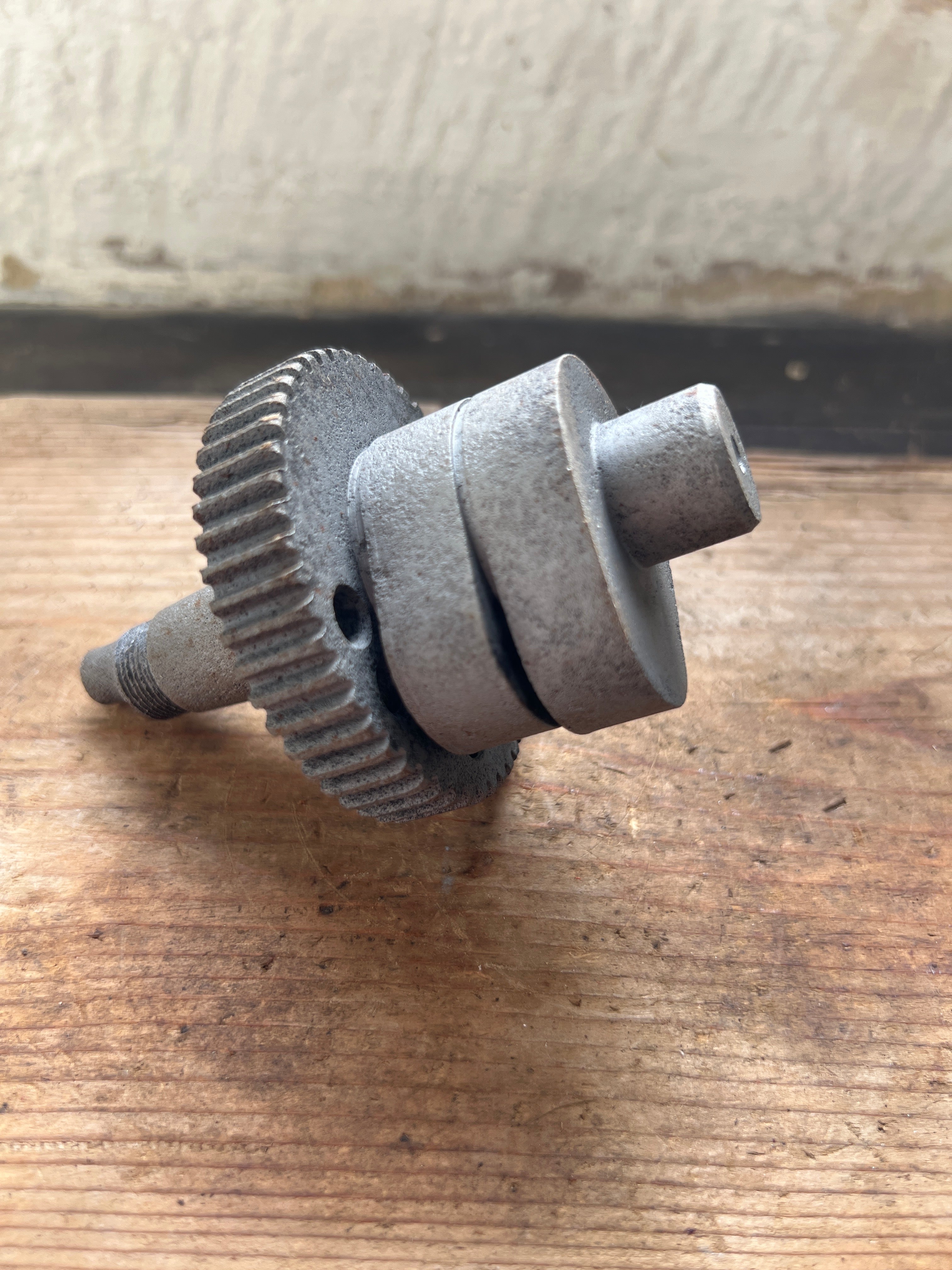 Ariel 350/500 single cylinder 2 lobe cam shaft & gear