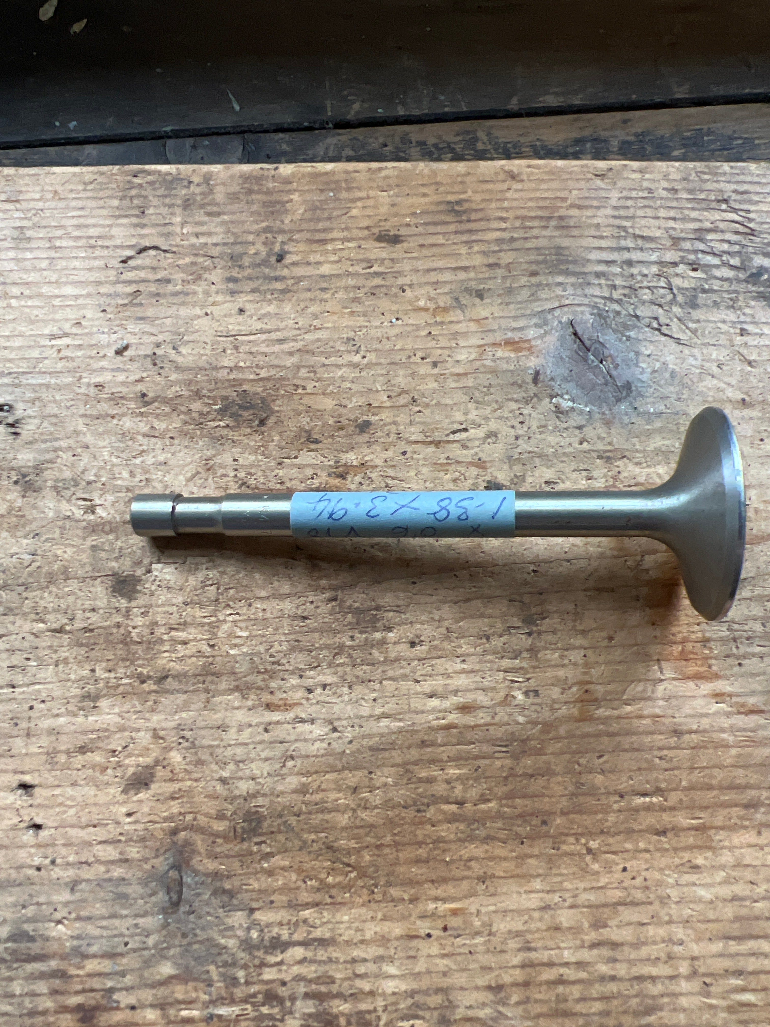 BSA A10 Iron head exhaust valve V18 67-324 NOS