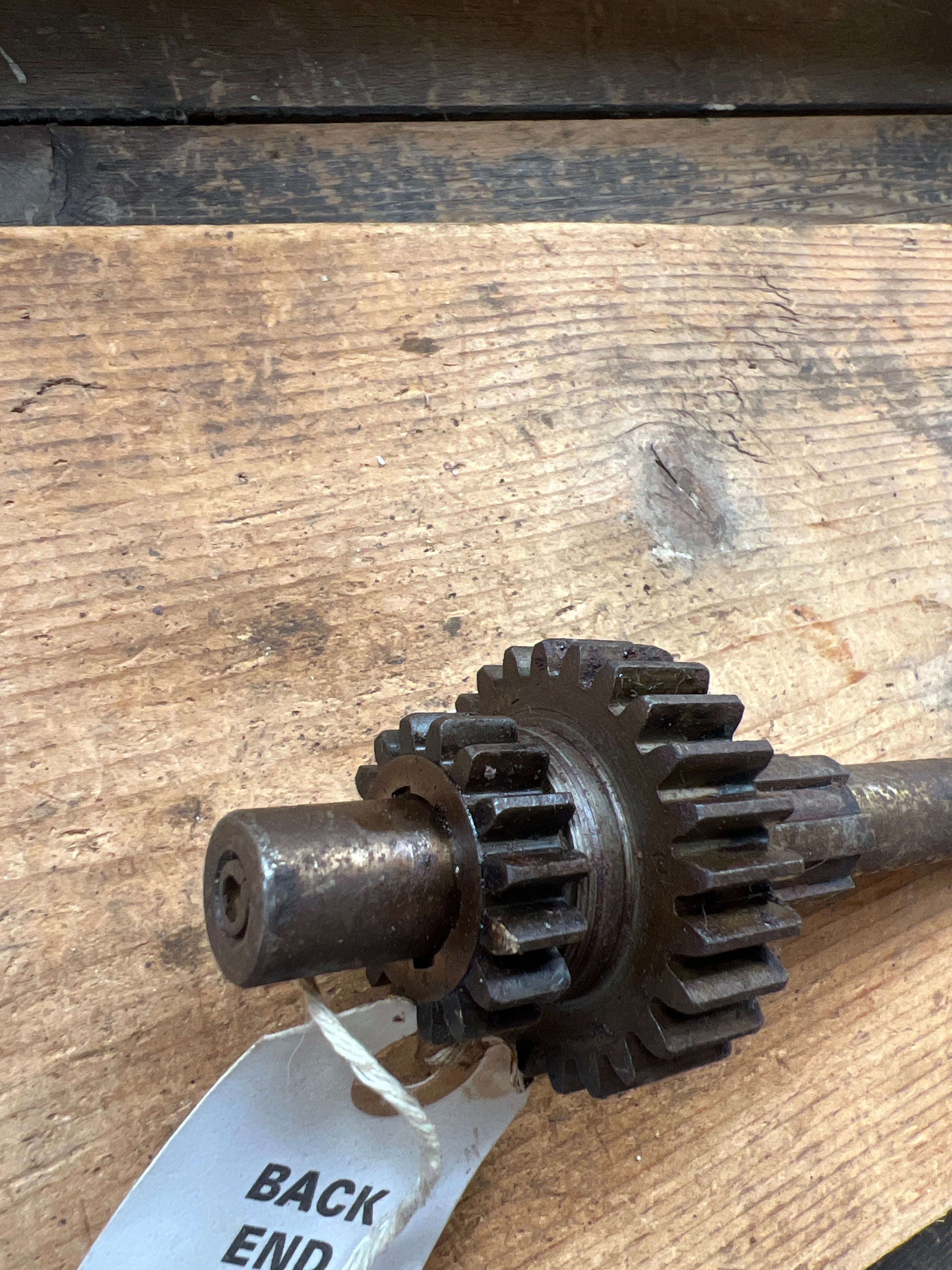 Triumph tiger Cub mainshaft & 2 gears T1588