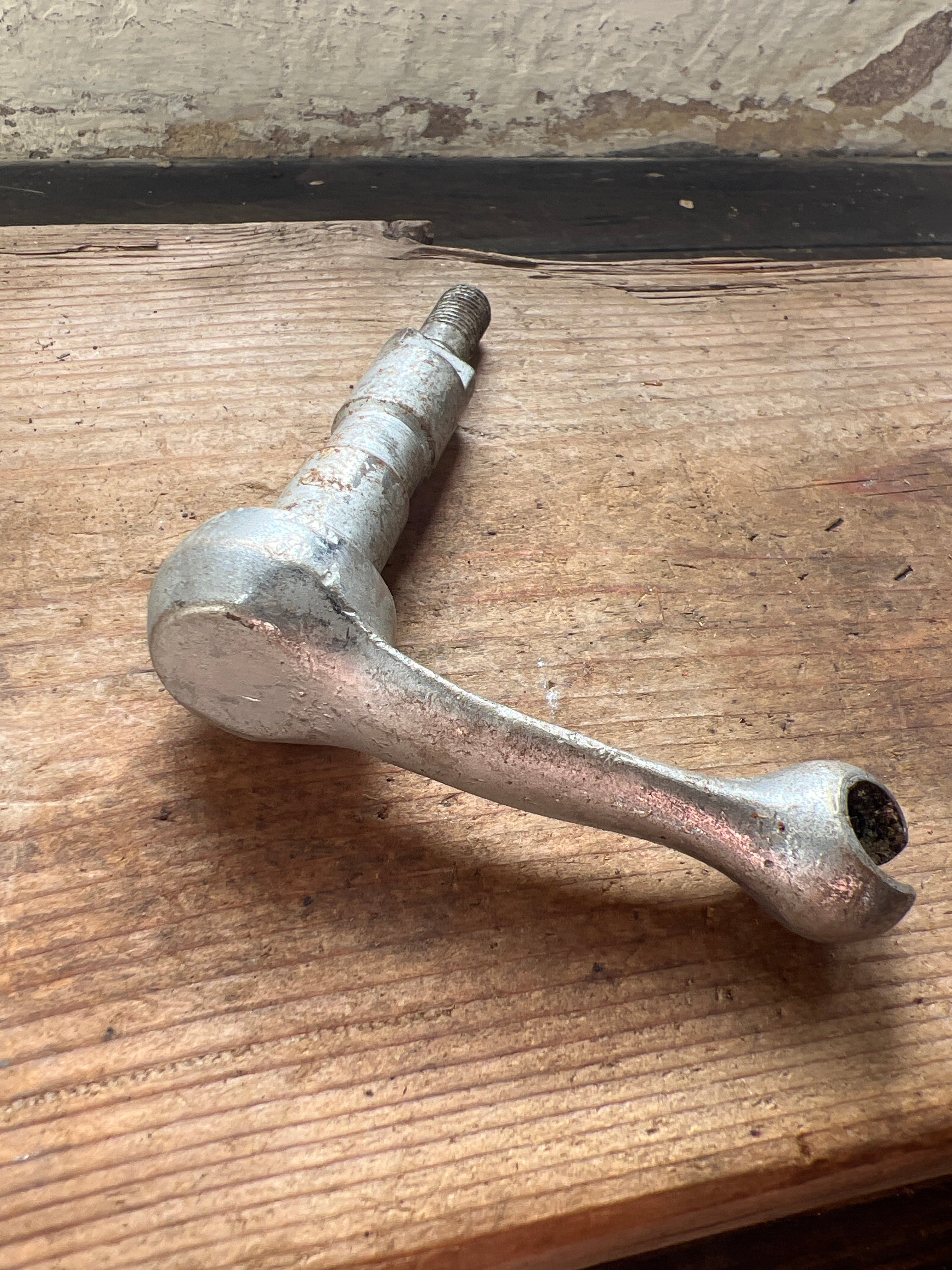 Ariel alloy hub swinging arm brake lever and cam spindle 4250-56