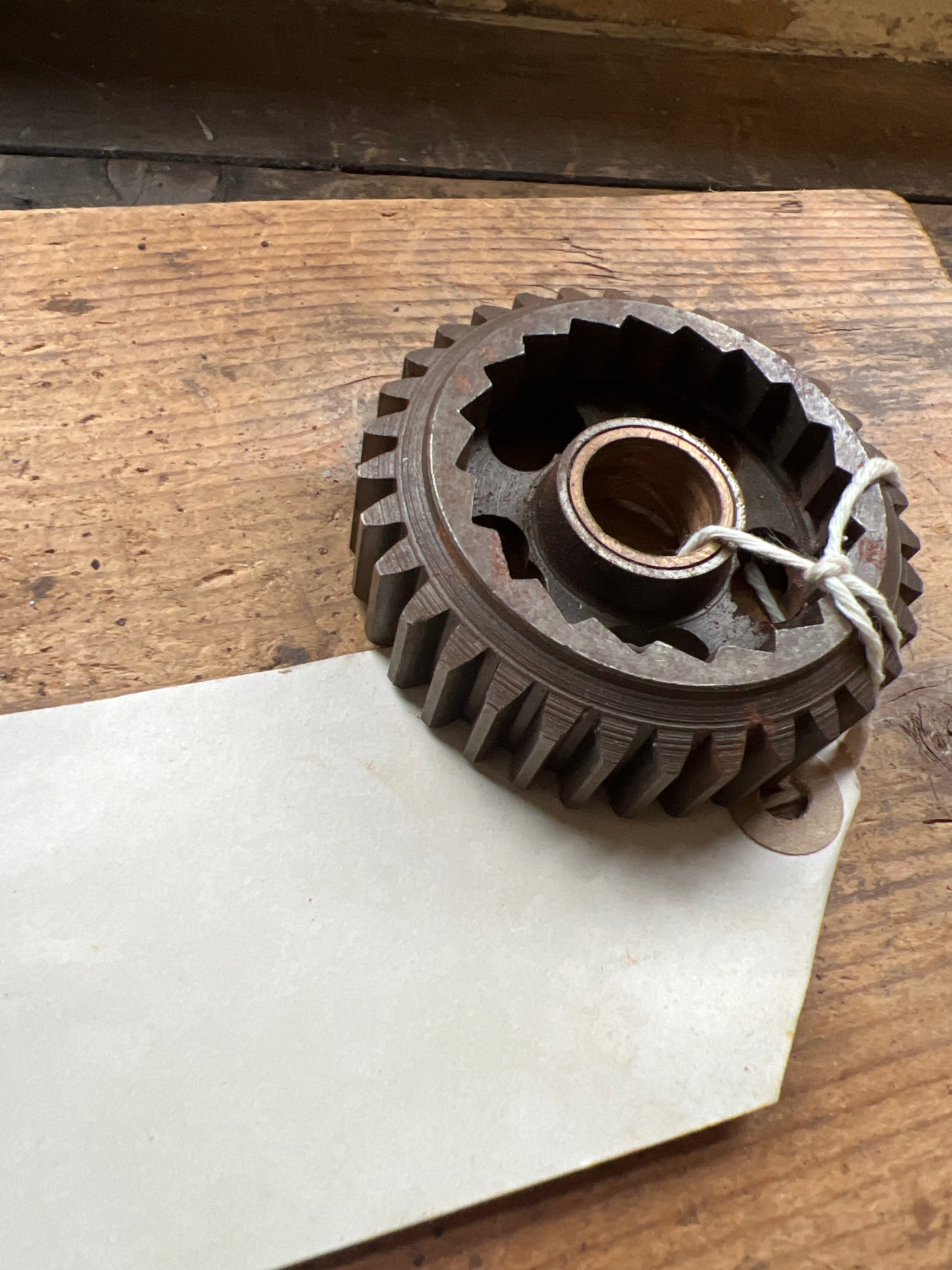 BSA C15 early kickstart ratchet gear 33T complete with bush