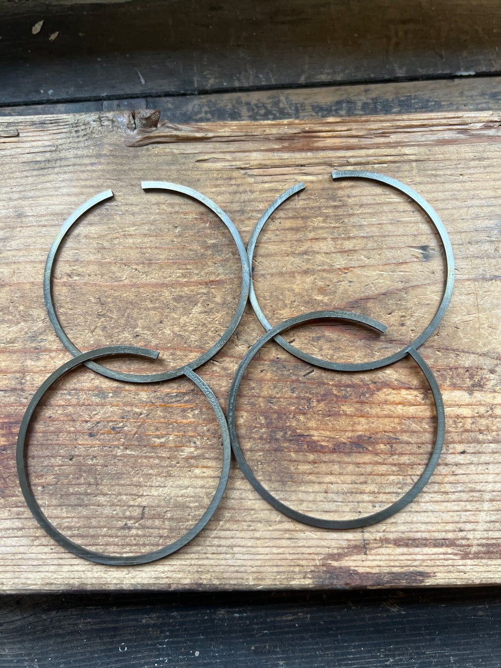 Royal Enfield 700 Twin, Meteor etc +40 piston compression rings NOS (4)