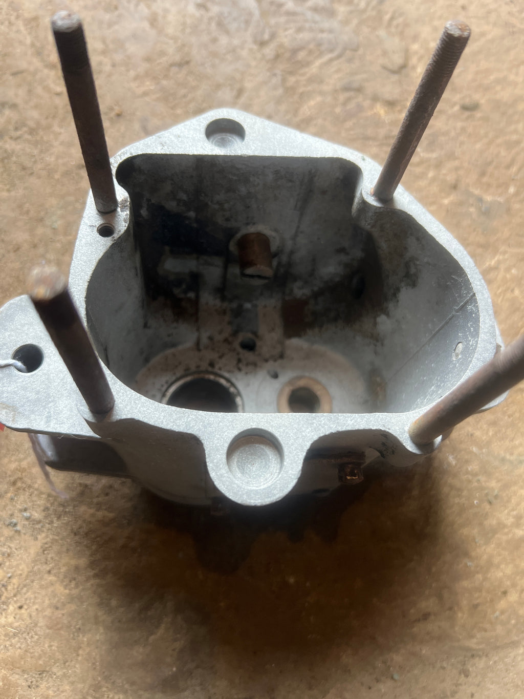 BSA 350 500 650 swinging arm 4 speed gearbox shell