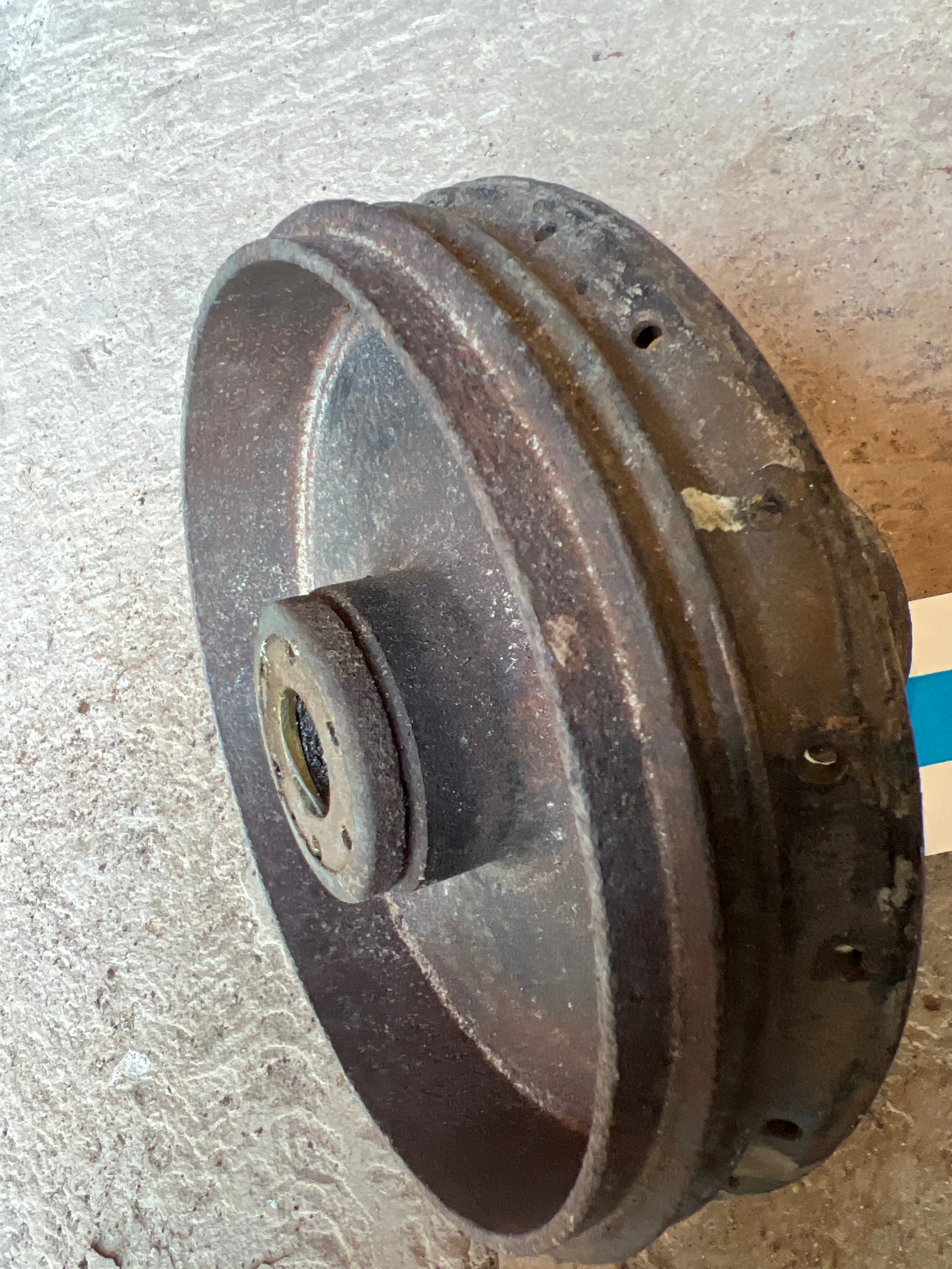 Ariel rigid frame front hub with bearings etc less brake plate