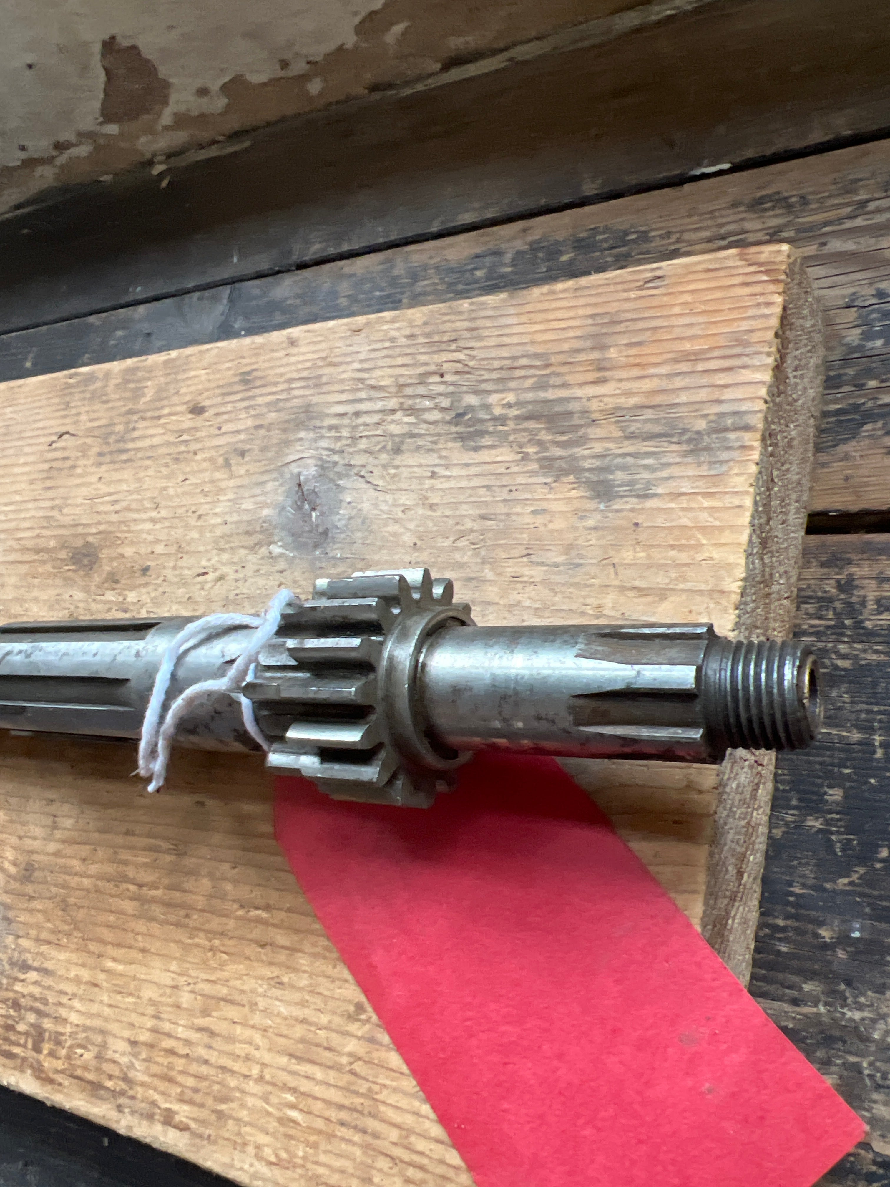 Triumph T914 4 speed mainshaft & gear 16 tooth