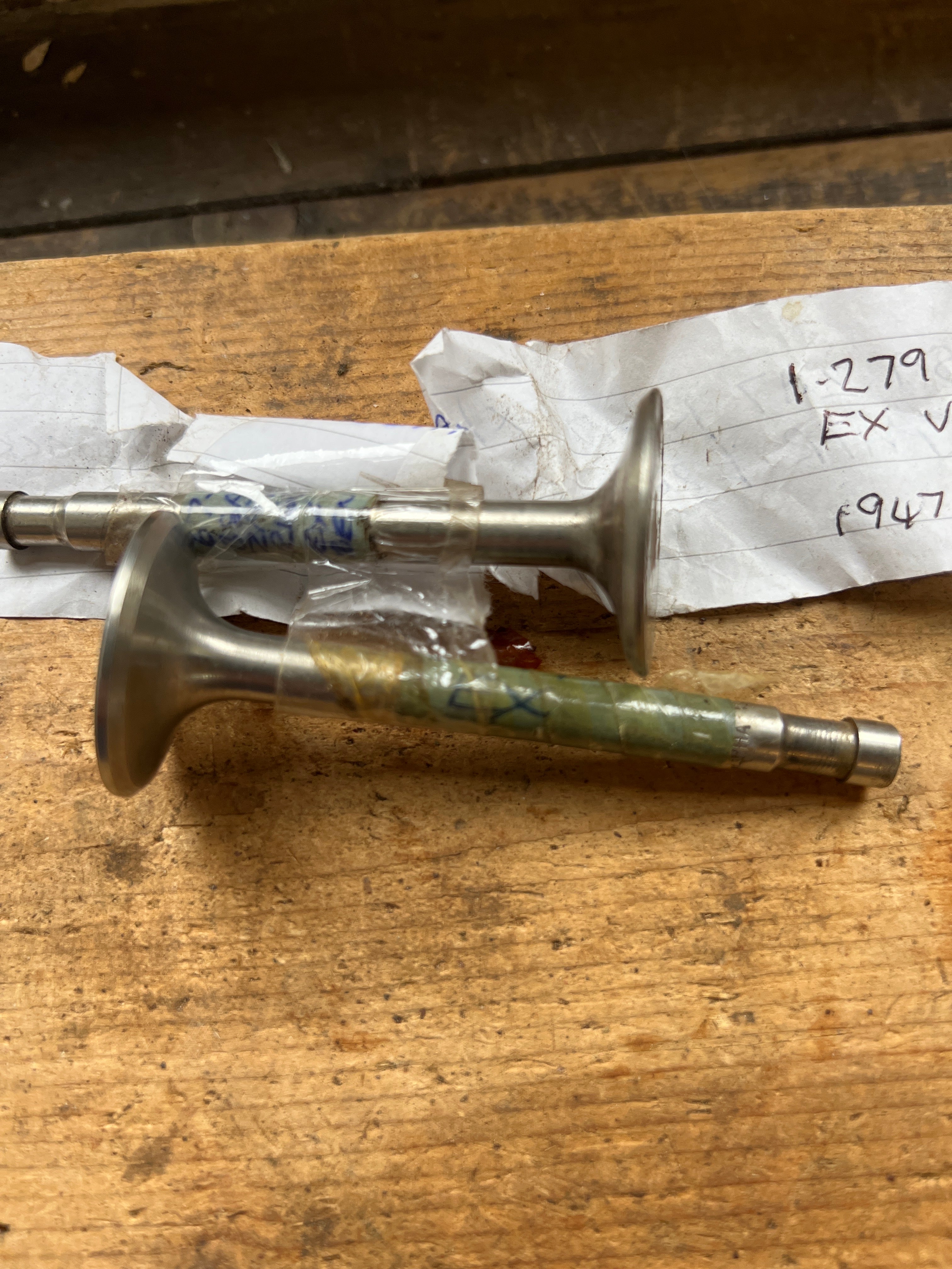 BSA ZA7 pair of rigid exhaust valves V118 67-30 NOS
