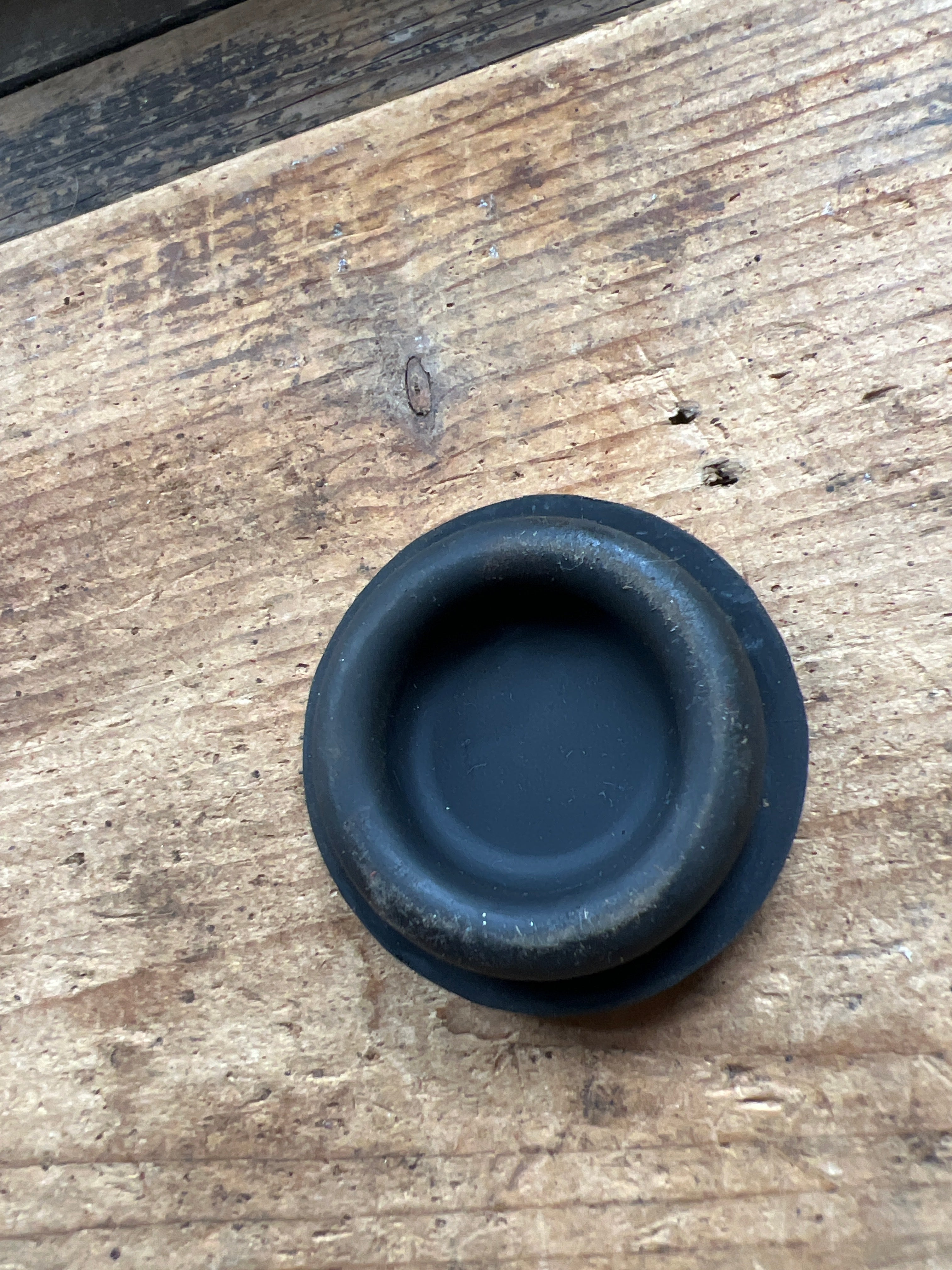 BSA C15 B40 petrol tank bung 40-8039