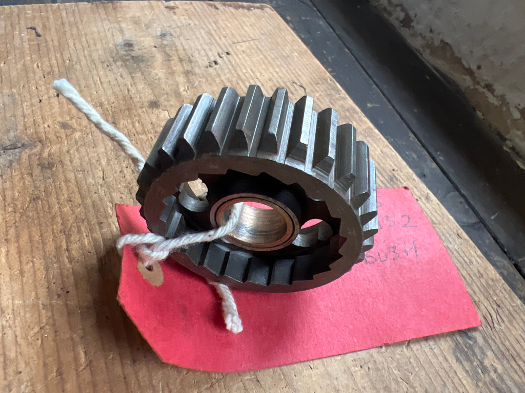 BSA 40-3176 C15 distributor type engine early kickstart gear with ratchet