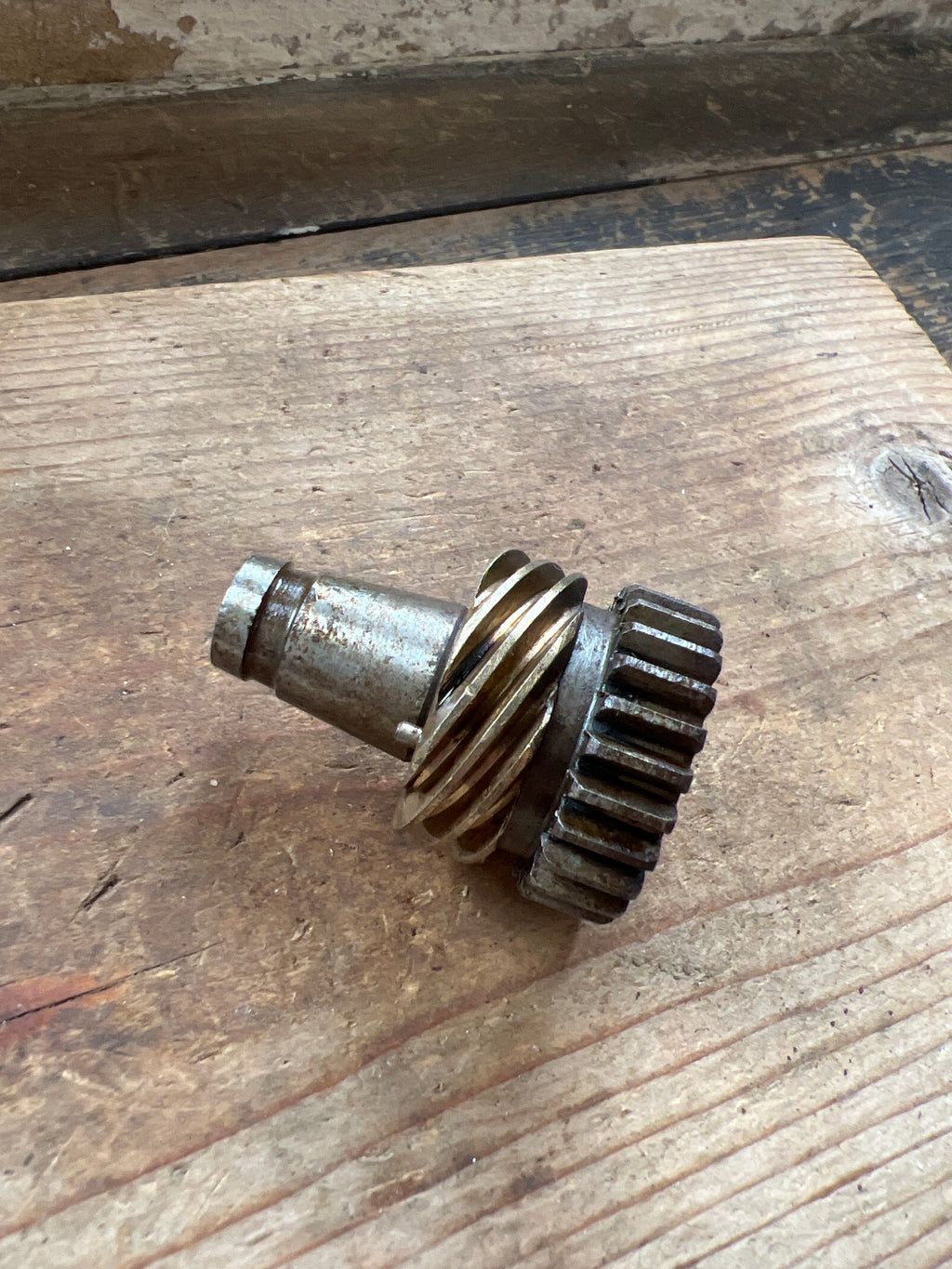 Triumph E4079 1959 etc Tiger cub crank timing pinion assembly
