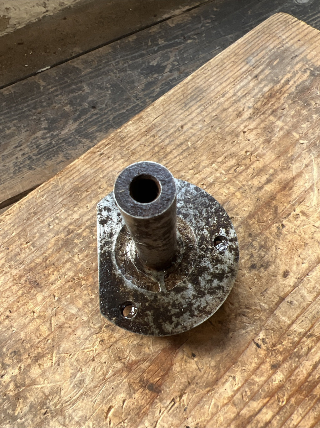Velocette 350 500 Swinging Arm Type M200/4 Intermediate Timing Gear Spindle
