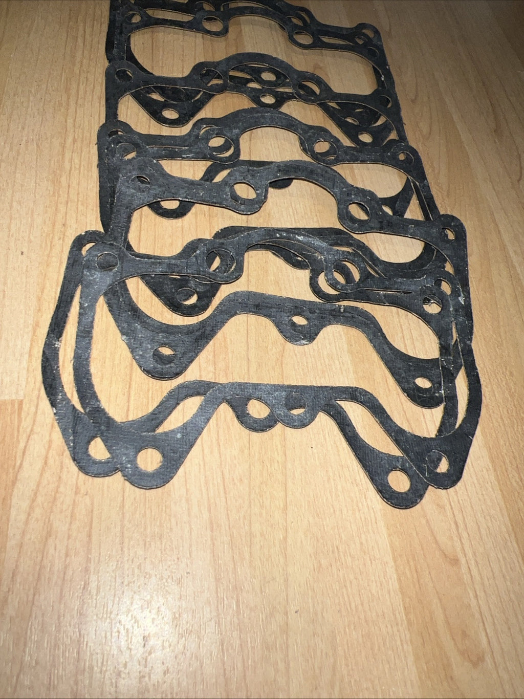 Triumph 70-3552 650 bottom rocker gaskets x 10