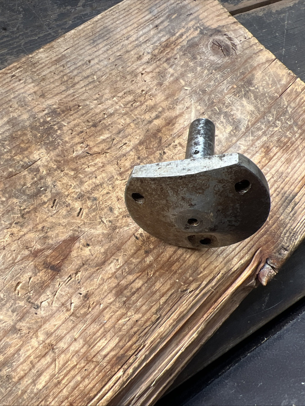 Velocette 350 500 Swinging Arm Type M200/4 Intermediate Timing Gear Spindle
