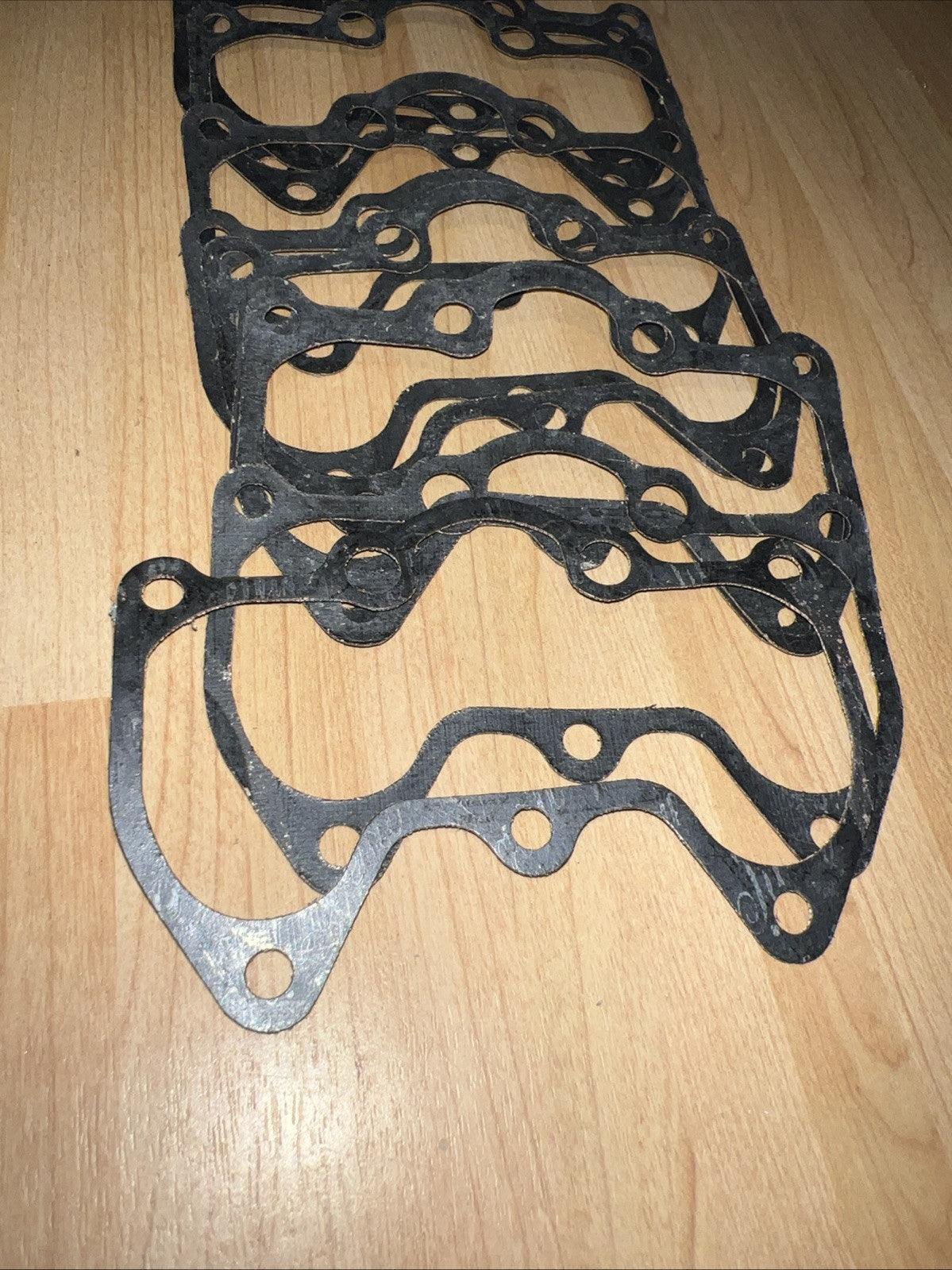Triumph 70-3552 650 bottom rocker gaskets x 10